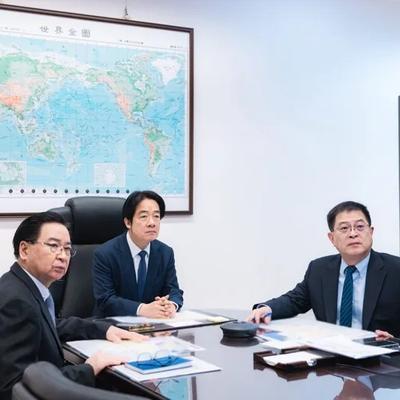 面对大陆战机战舰进入台岛 12 海里，赖清德逼问台湾军头能不能、敢不敢开出 “第