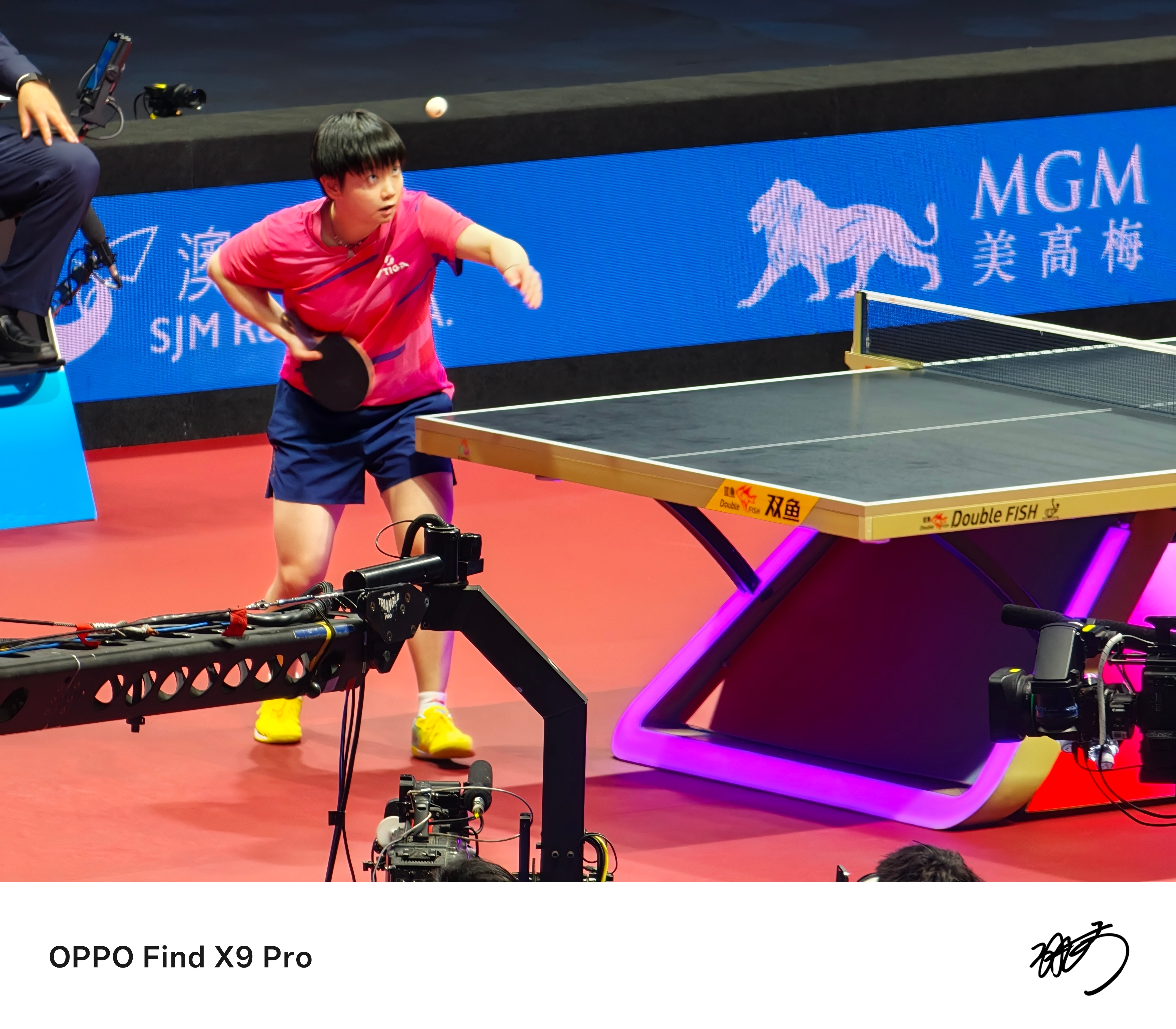 全运赛场上， 的每一次挥拍都像系列的超清影像——精准捕捉，瞬间封神！无论是刁钻落