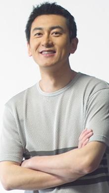 鲁健，内蒙古人，中国传媒大学硕士，央视中文国际频道资深主持人 。
常驻《今日关注