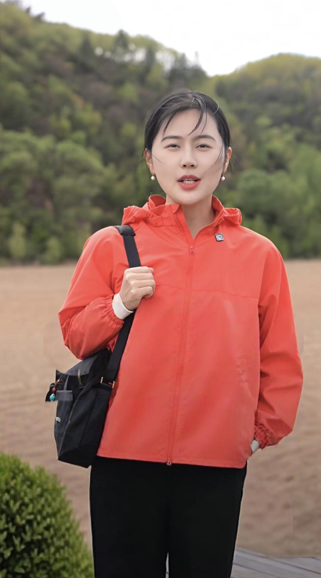 这个叫“相宜”的姑娘是个工科博士，被网暴离开三尺讲台，可惜了这个本能为国家为社会