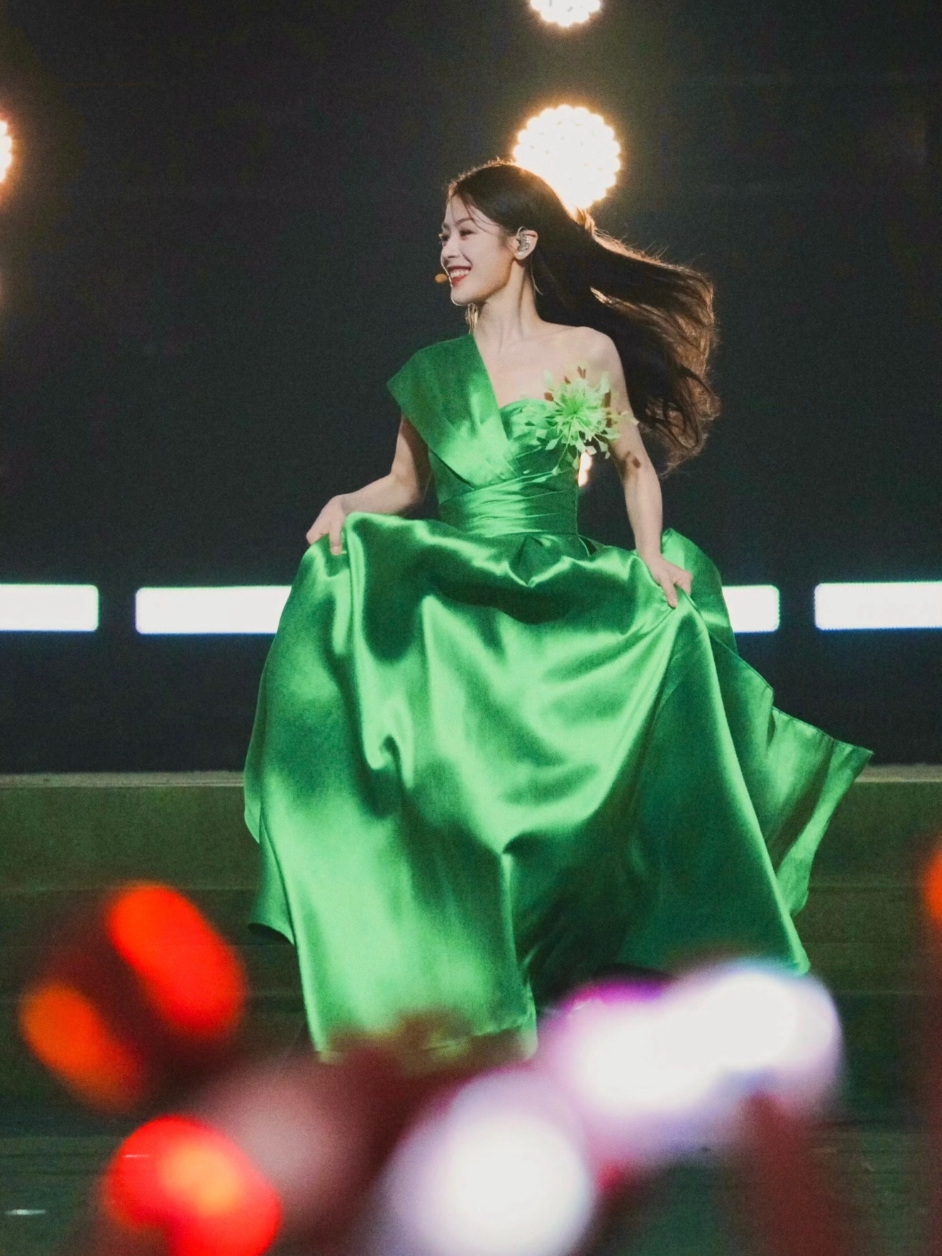 浪姐总决赛妆造想我们绝美的抹胸礼服丽豆了