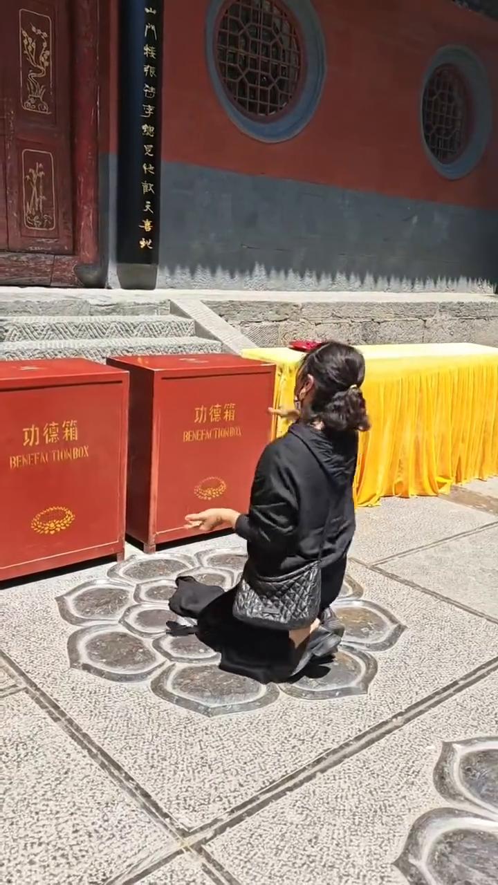 哈，哈哈，嘿，嘿啊！