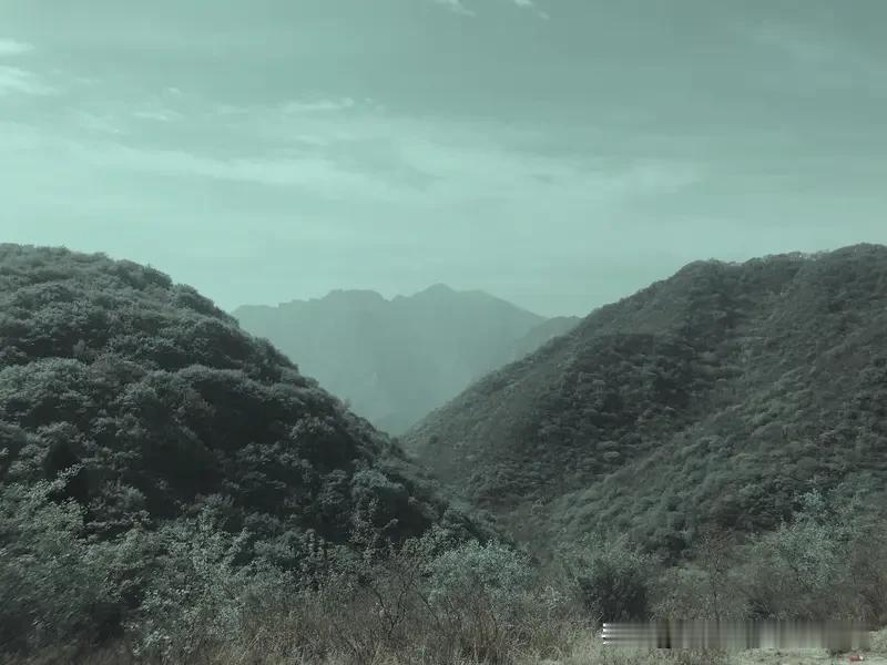 60岁后，再读“春秋六十青山在，丘壑三千浊酒殇”，感触颇深。半辈子风驰电掣，饱经