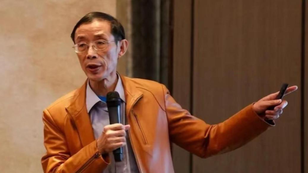 复旦大学陈平教授最近直言，过去40多年，中国干部培训和高校教授队伍里，西方价值观