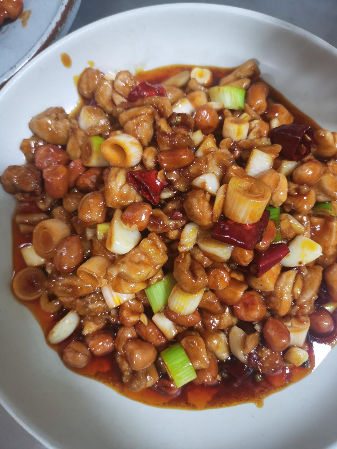 上海美食，这种老弄堂里的家常菜馆好好吃！
老上海弄堂菜馆
美食推荐：
1、本帮菜