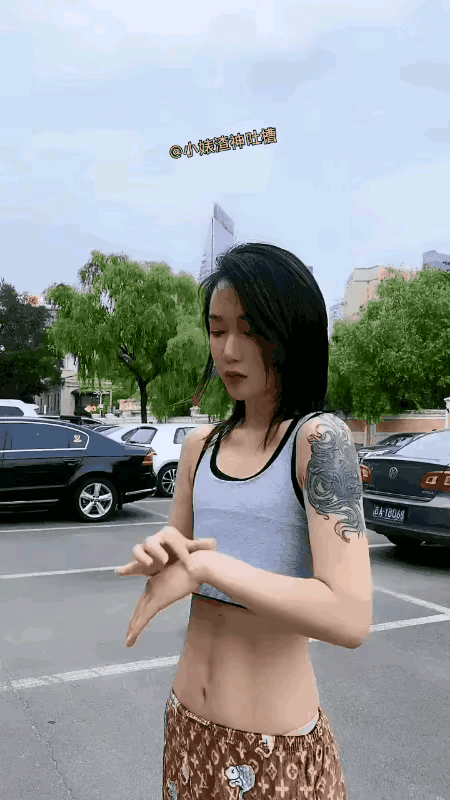 是我眼花了吗？天上没有飞机✈️飞过啊
