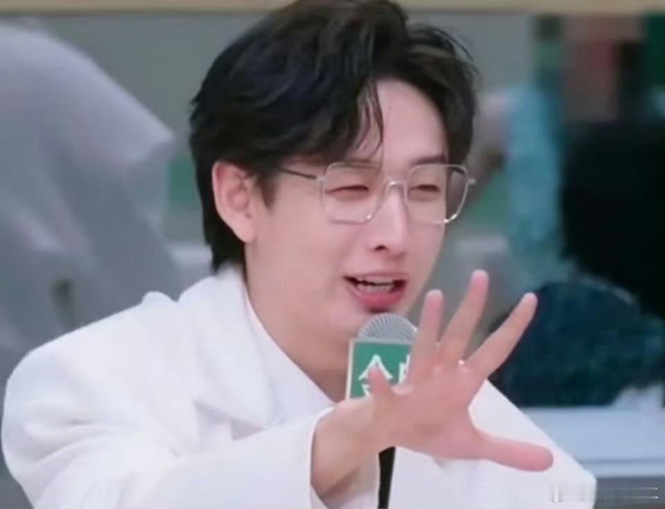 齐思钧吴泽林大锁刀马爆改都买这仨凑一块儿，我简直不敢想象那个画面会有多好笑，感觉