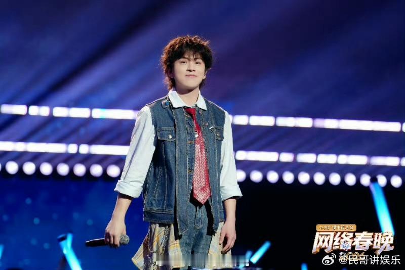 丁真 理塘rapper第一人 网晚最大惊喜！丁真爆改rapper超有范儿，标志性