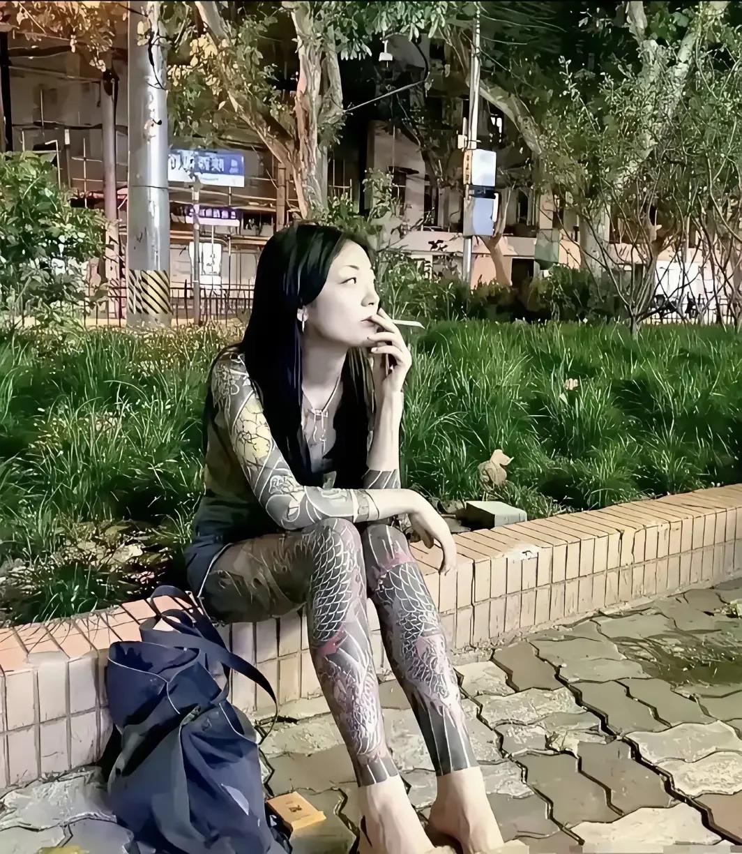 一般家庭都接受不了有这样的女儿，大都会和这样的女儿断绝关系。