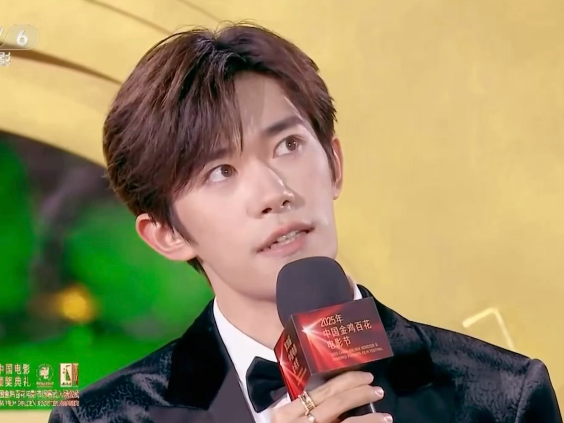 一些意气风发的直播怼脸镜头“春和的确是我的人生角色之一了，我很幸运能遇到这样的角