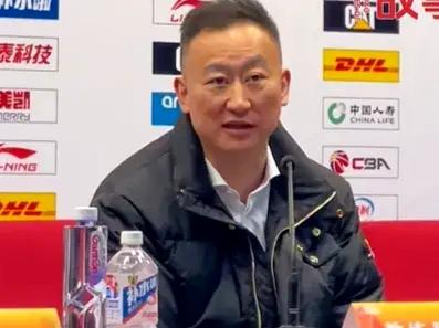 青岛男篮三连败，杨瀚森离开症状开始显现？

杨瀚森加盟nba后，青岛男篮这个赛季