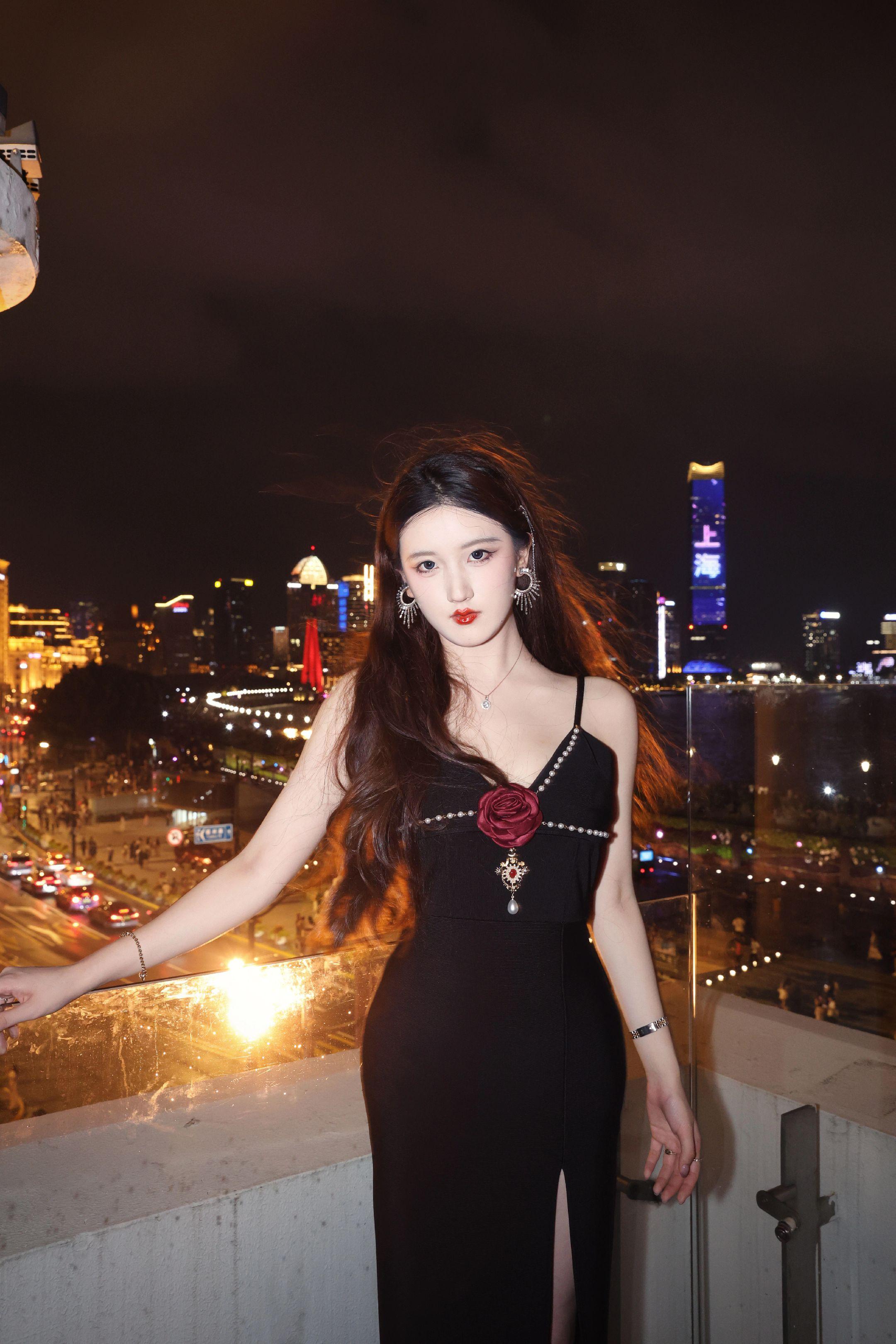 我要纸醉金迷，也要势均力敌。