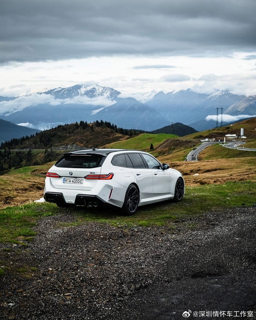 2025代号G99的宝马M5瓦罐，搭载4.4L双涡轮增压V8混合动力系统，可输出