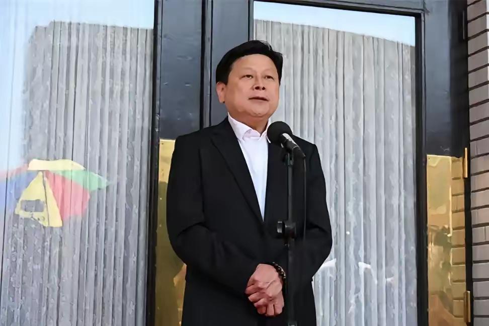 就在刚刚，

台“国民党”发布声明，

3月7日，针对民进党提出1.25万亿元的