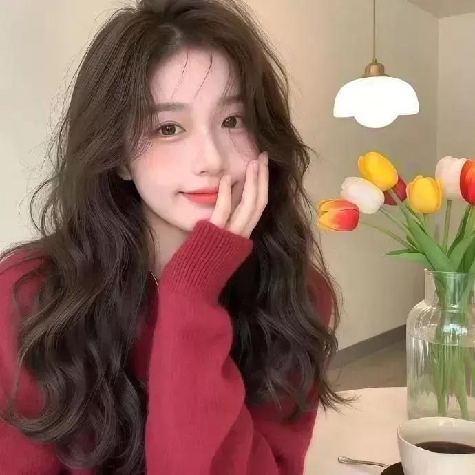 红袖添香夜，花影映窗纱。