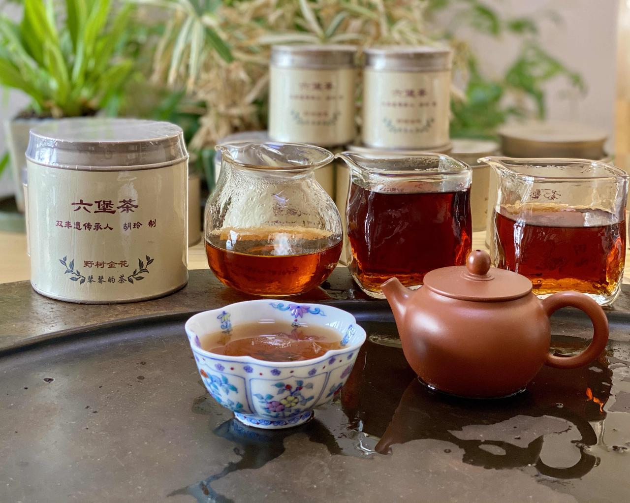 六堡茶喝的是什么？？
    六堡茶喝的不是香，喜欢喝香的茶友，你们去喝岩茶、单