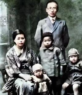 1978年，郭沫若在北京去世。最让人想不通的是，他在日本抛下的五个孩子，在佐藤富