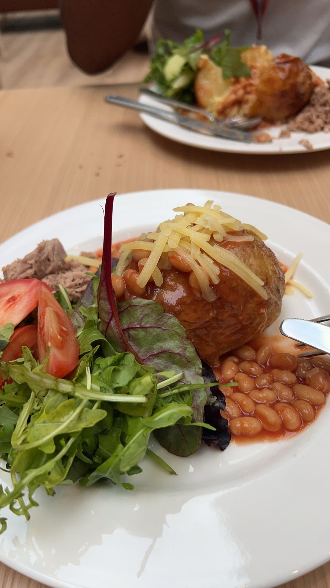 卡灵顿员工餐厅今日午饭，英国人民迫切需要了解中国人烹饪土豆的100种方法。tru