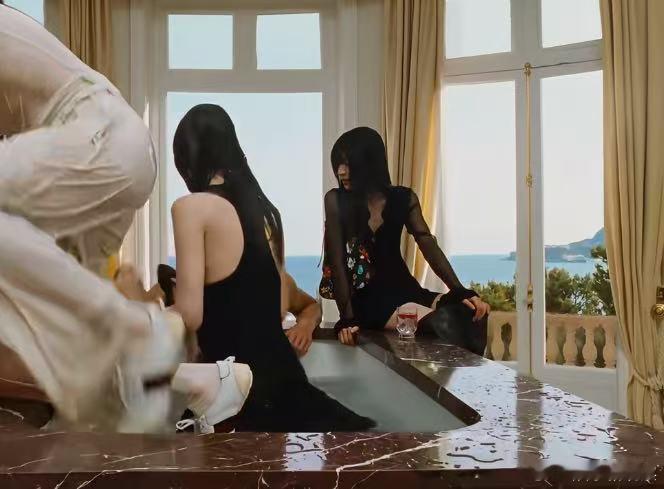 田曦薇贺聪同框田曦薇贺聪同框！田曦薇贺聪出镜GUCCI广告大片