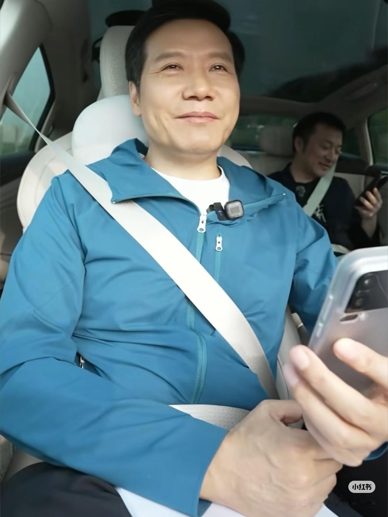 看了雷军的直播，
我发现了一个问题，
现在的雷军似乎已经完全变了一个人，就连说话