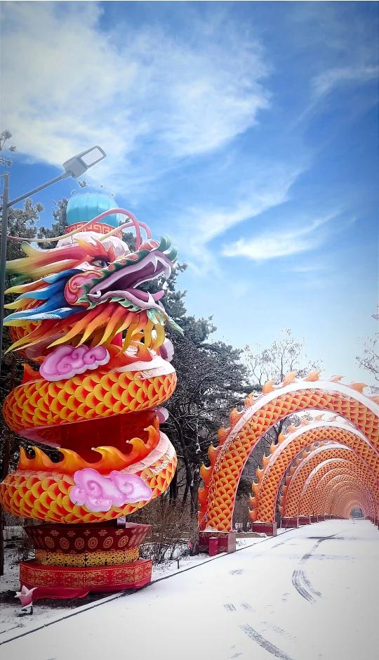 语言，在成为人类交流的工具之后，就始终在不断的在进化（完善）之中。这是人类交流的