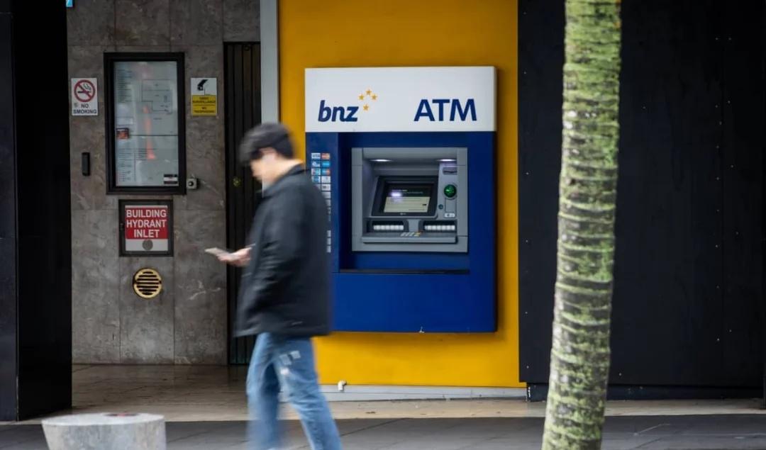 💵 新西兰ATM正在减少
近年来，新西兰ATM网络持续缩减，一些偏远地区甚至已