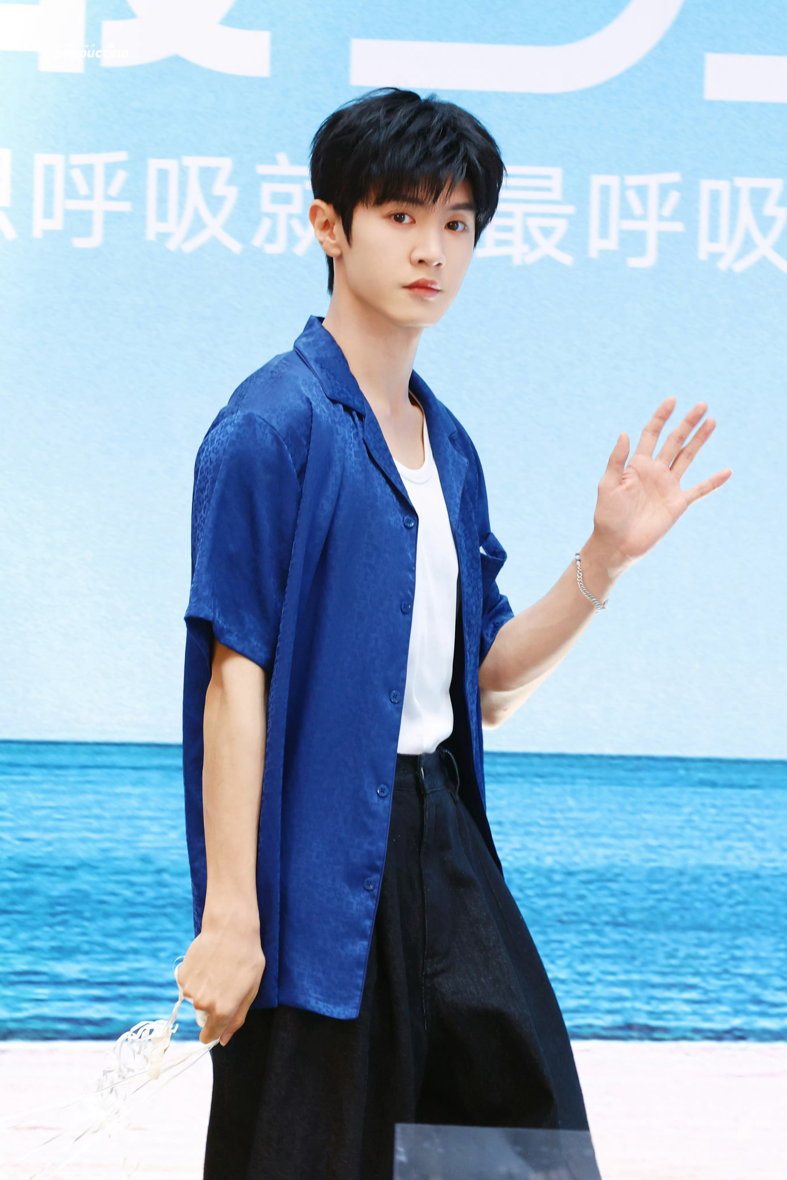 陈哲远[超话] 💙陈哲远海澜之家内衣代言人 💙陈哲远穿蓝色清爽麻了 2025