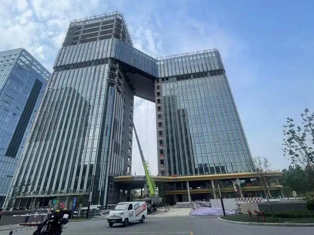 义乌青田大厦，义乌还有丽水莲都大厦呢!丽水有连都区，都是义乌与丽水的山海协作及青