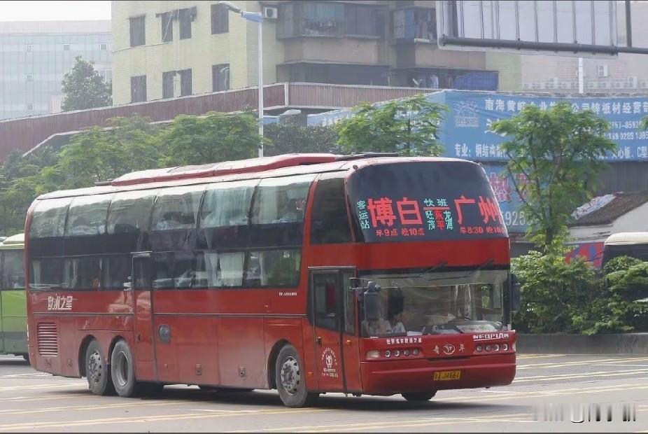 广西曾经开往广东珠三角的省际长途线路（36），不知还有多少在跑？
博白—广州
贺