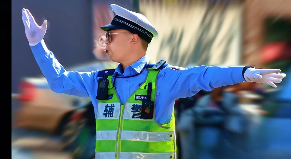 辅警层级化后，其职业发展‌仍存在“天花板”‌！

层级上‌：一级辅警为顶点，难以
