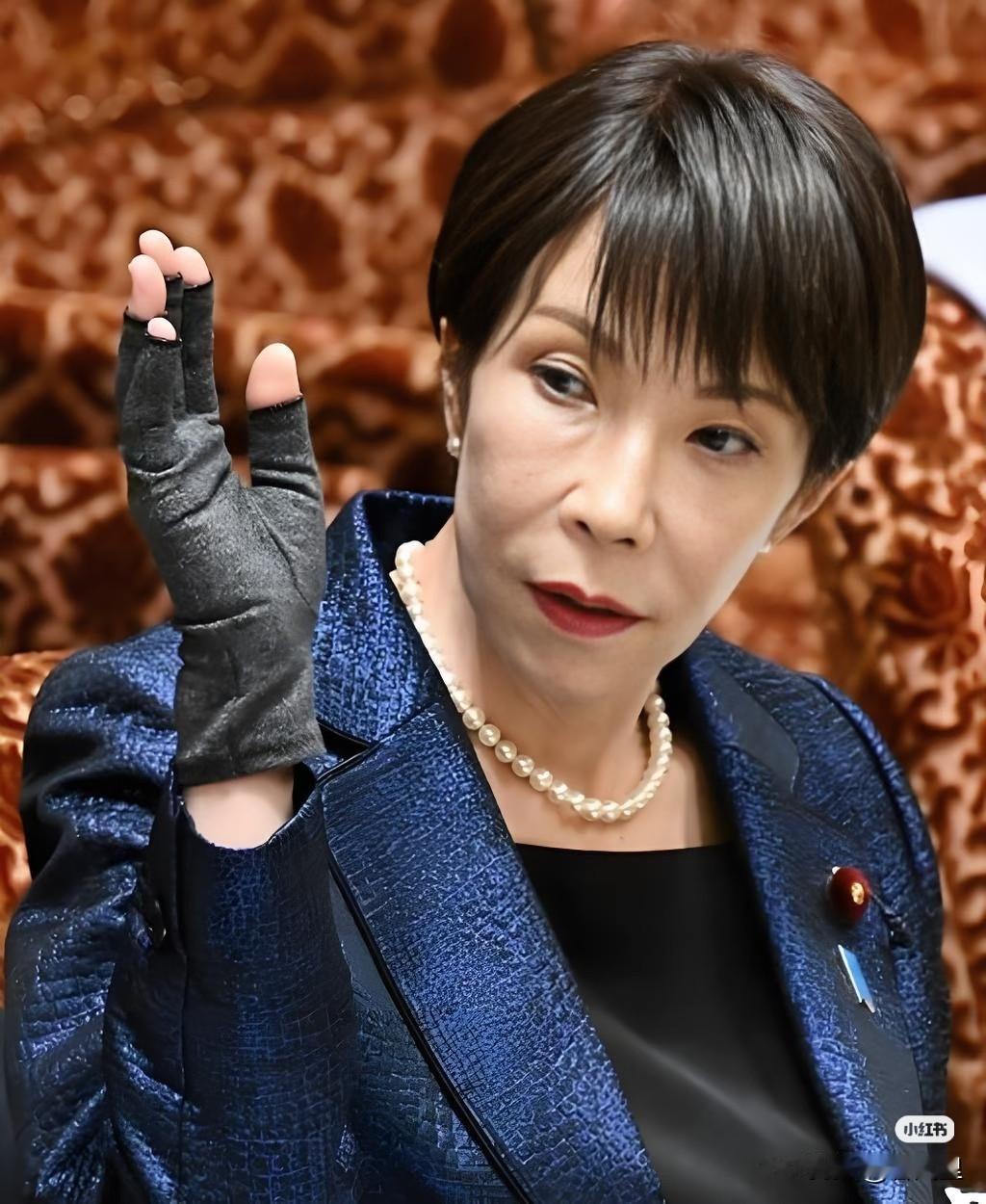 名古屋亚运会的筹备，现在简直成了个冷笑话。主办方在那儿又是鞠躬又是推介，售票网站