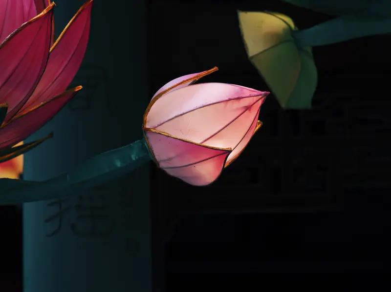 读到洒脱咖啡0Zz的这首《上元》，刹那间，我仿佛置身于上元佳节那热闹非凡的氛围之