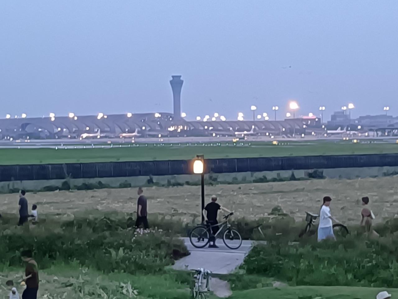 最近帮家里老人整理养老相关福利，刚好捋清楚淳安高龄津贴的申领规则，完全不用跑断腿