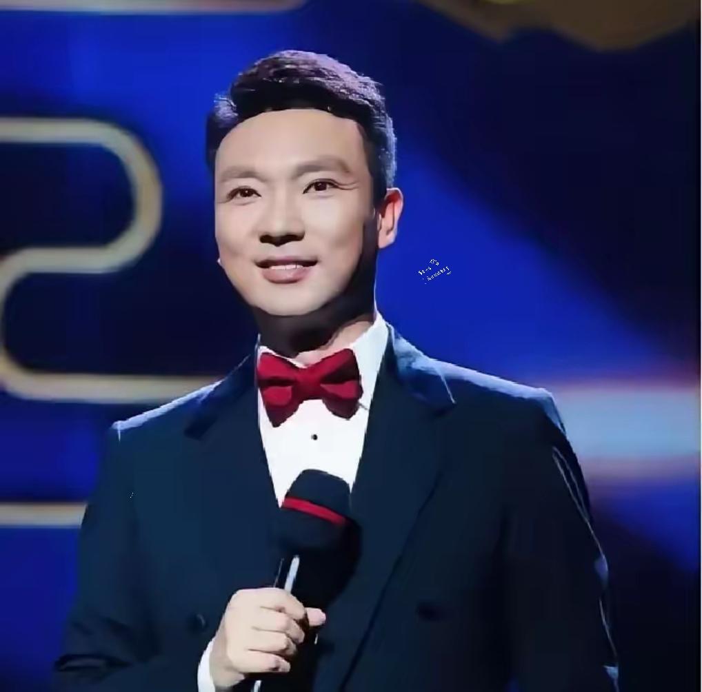 央视主持人康辉说：我下班回到家之后，我太太突然很严肃的跟我说，我可能得跟你谈谈，
