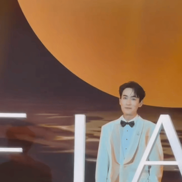 感受到了i人的局促感🥹朱一龙 朱一龙白马王子既视感