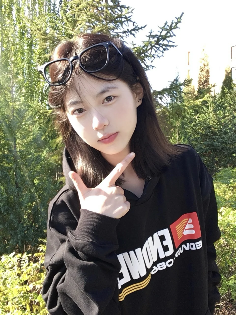 ^-^