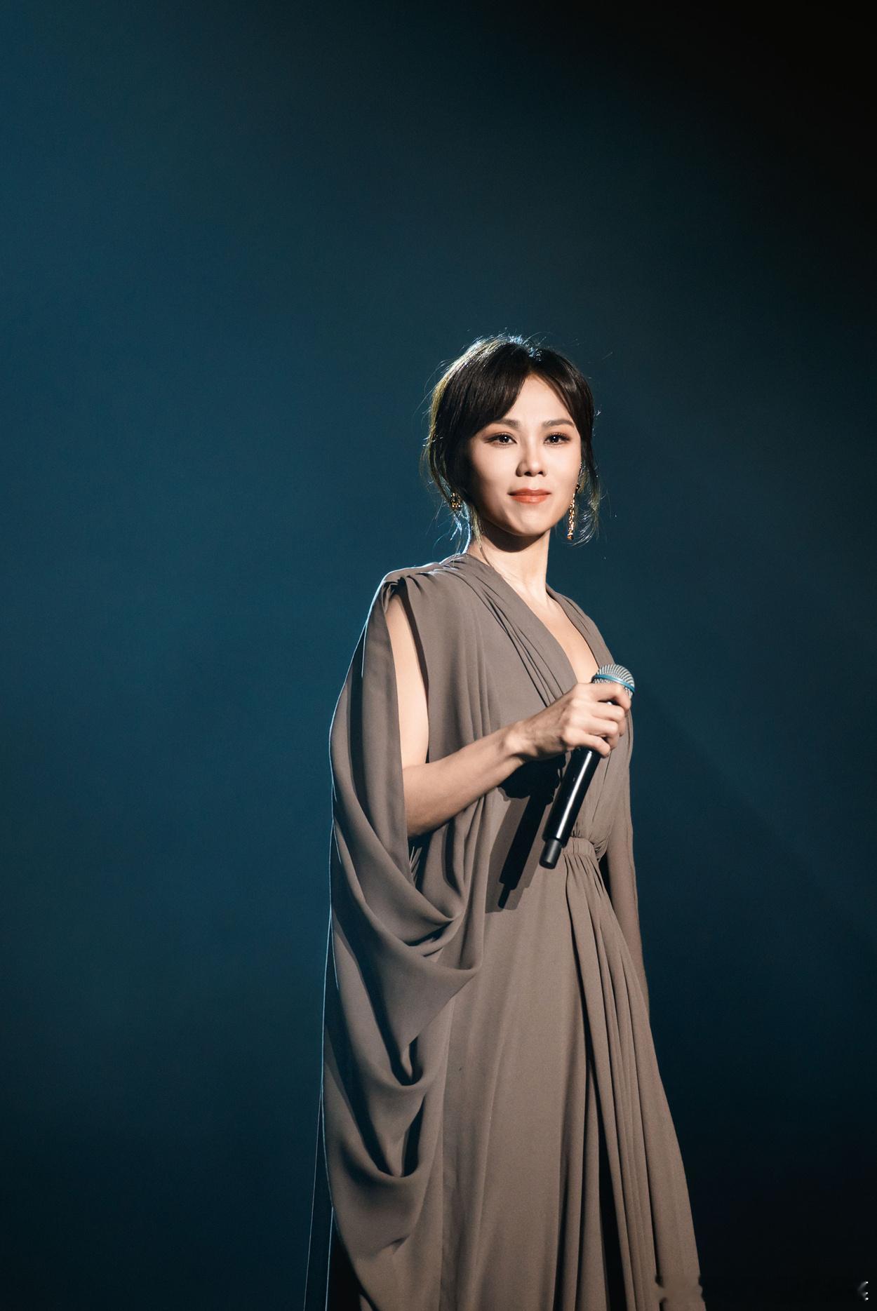 蔡健雅一口气出了27首live 《Let’s Depart! 给世界最悠长的吻 