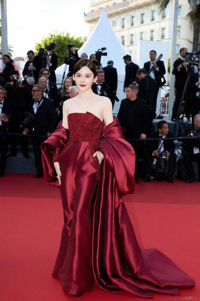 赵樱子 正常人谁说这个 谁懂赵樱子的通透！热搜KPI离谱，不管好坏都接不回避。新