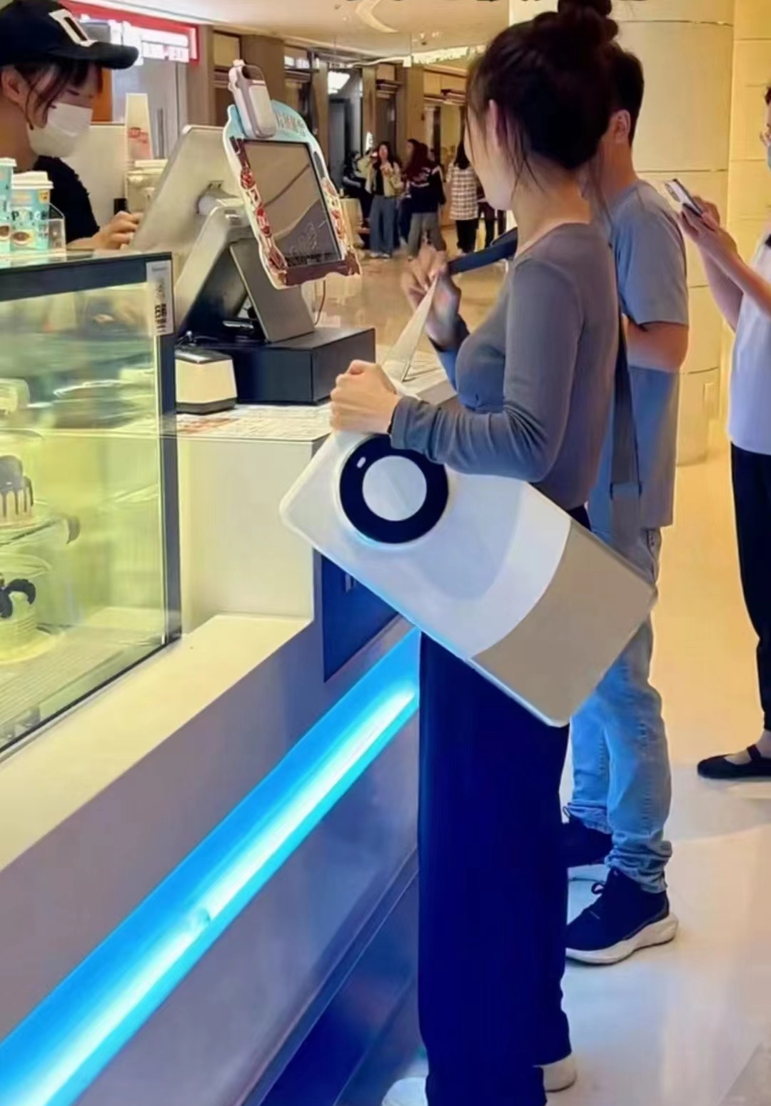 遥遥领先的华为mate60包包！ ​​​