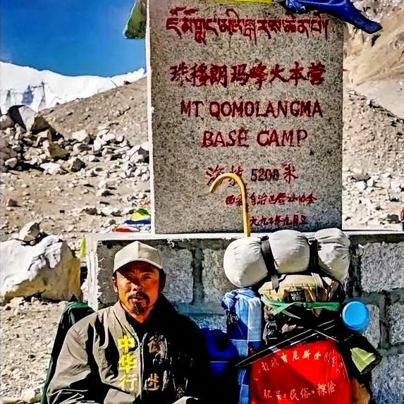 1. 极致坚持与硬核执行力的典范：从1998年到2008年，他累计行走8.1万公