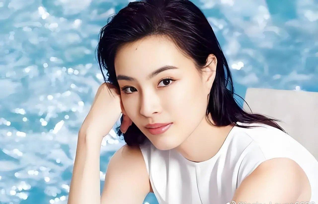 吴敏霞，高调发文！
 
奥运跳水冠军吴敏霞，突然在社交平台高调发文，字里行间都很