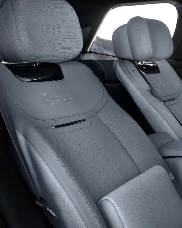 揽胜家族顶级旗舰，奢华与气场直接拉满。SV专属定制+V8动力，妥妥的顶级SUV标