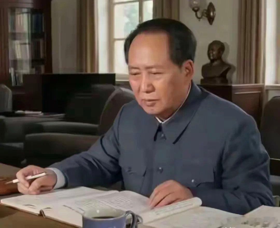 【从建国初的一次思想碰撞，看懂伟人根治千年轮回病根的大智慧】      新中国成