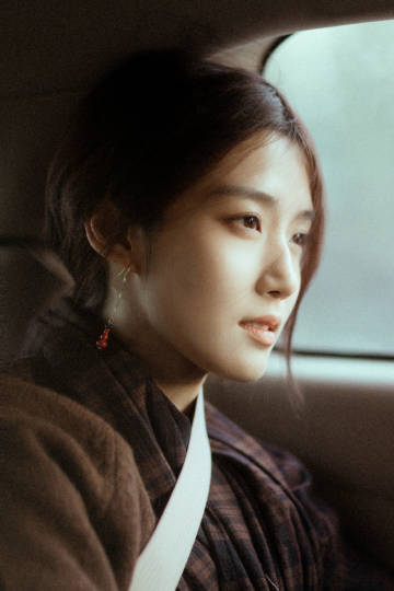 卢昱晓头像上新了卢昱晓文艺气质 卢昱晓文艺气质，头像大户上新了 