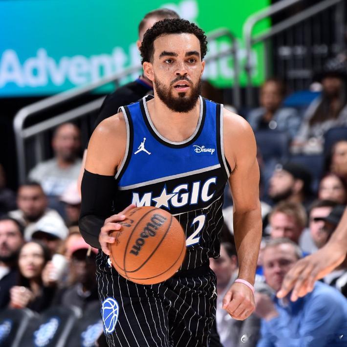 Shams: 奥兰多魔术队将以现金作为对价，将泰勒斯·琼斯交易到夏洛特黄蜂队。消