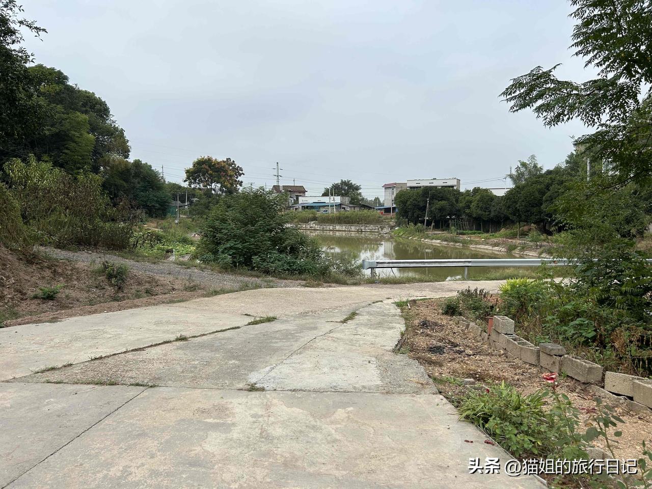花6000元，在长沙近郊临近昭山的地方租了个农家小院，租期一年！昨天评论区里粉丝