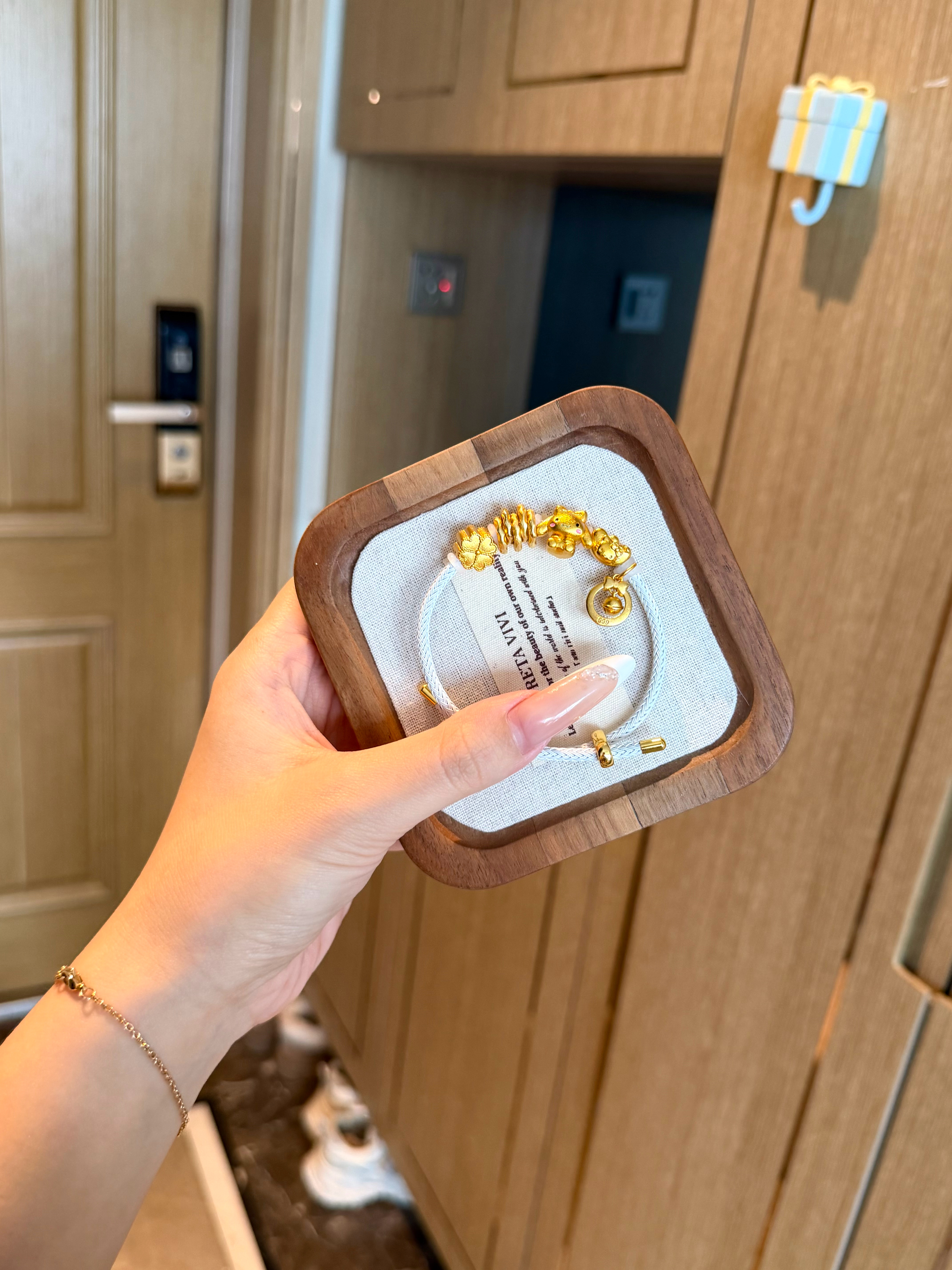 三个新款，今晚六点播