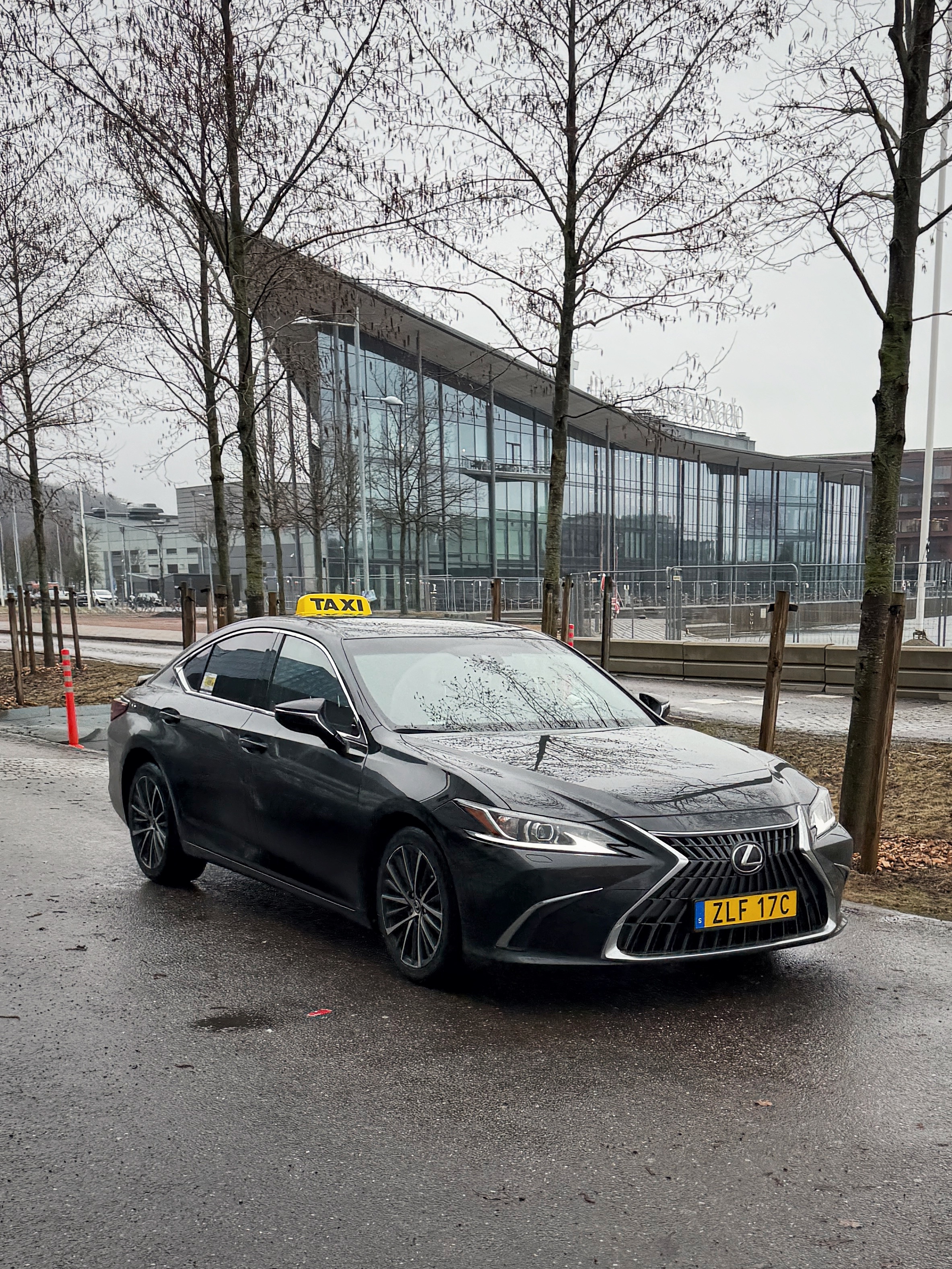 卡点出发去机场，哥德堡的雷克萨斯开的是真慢啊欣哲频道 瑞典·哥德堡