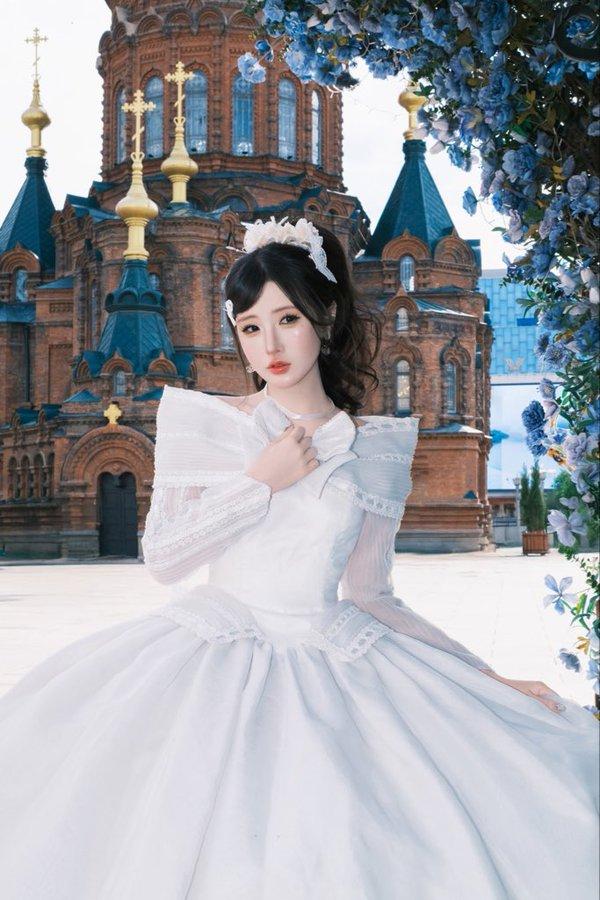 父母来自新疆的华裔日本妹子的首次独自海外旅行：前往我国的哈尔滨。
　　妹子说：城