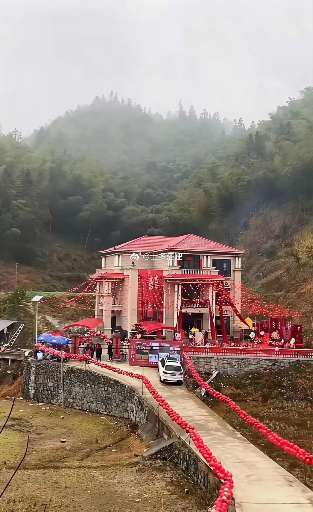 这完全能体现出穷跟重视没关系吧 